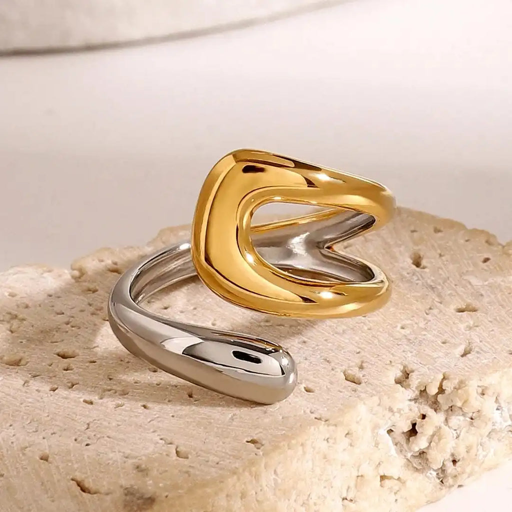 Anillo abierto de oro atemporal