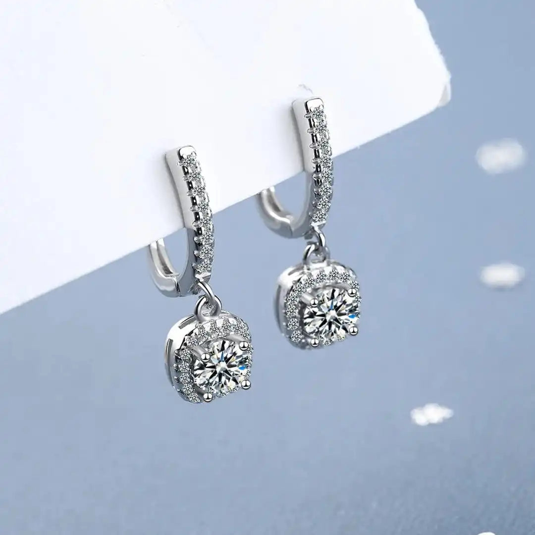 Pendientes Clásicos de Oro Blanco con Piedras