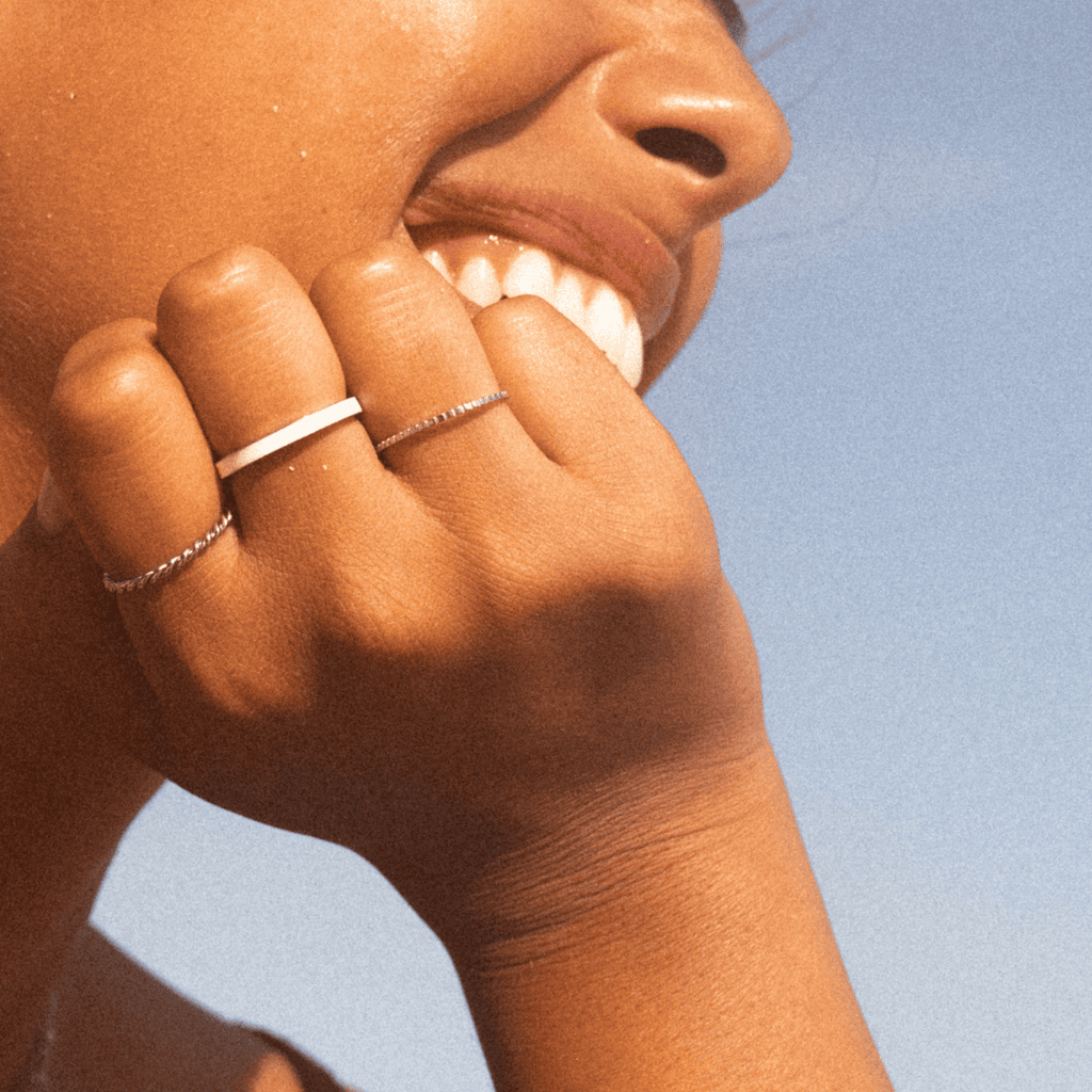 Anillo apilable fino Luna