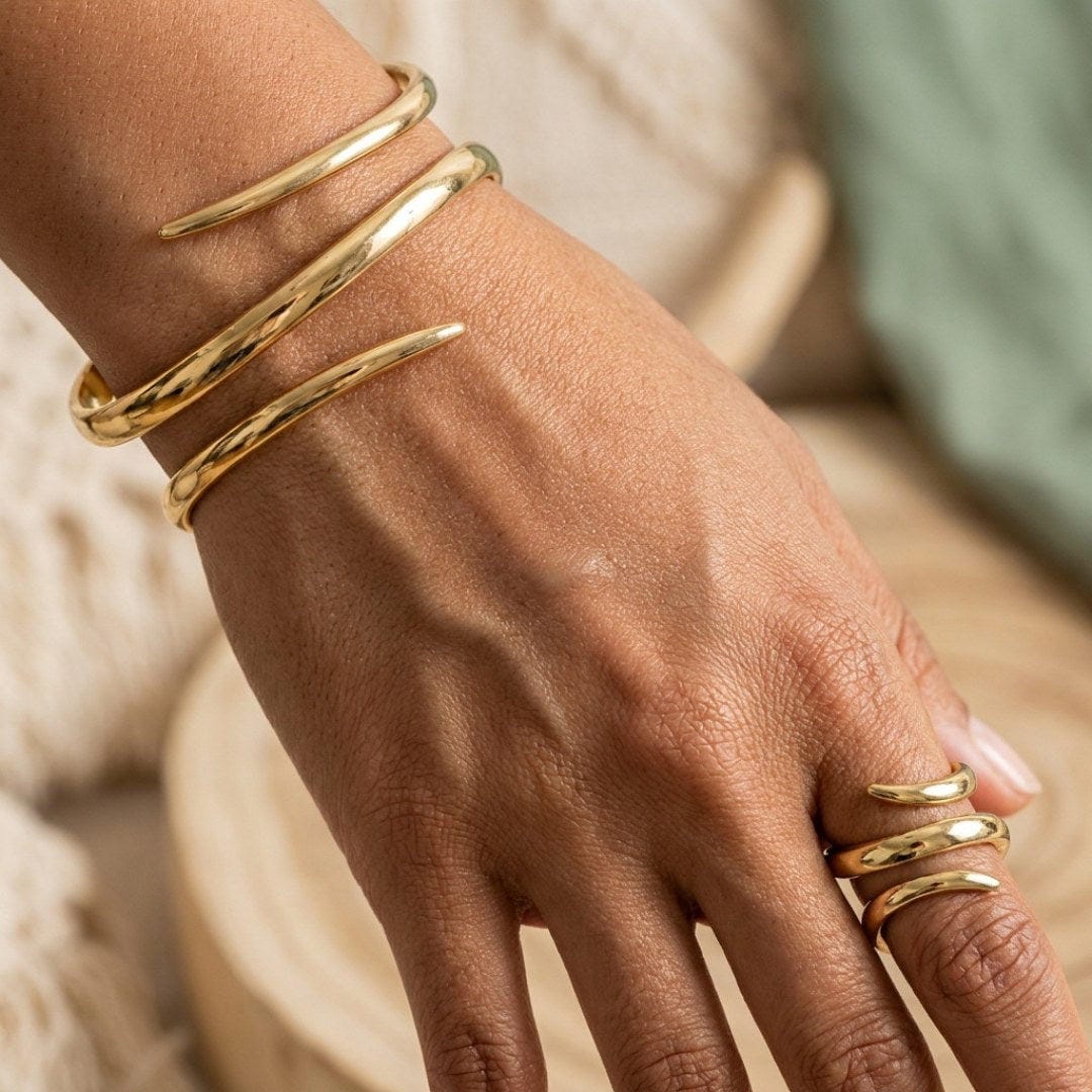 Conjunto de Pulsera y Anillo de Serpiente Abstracta
