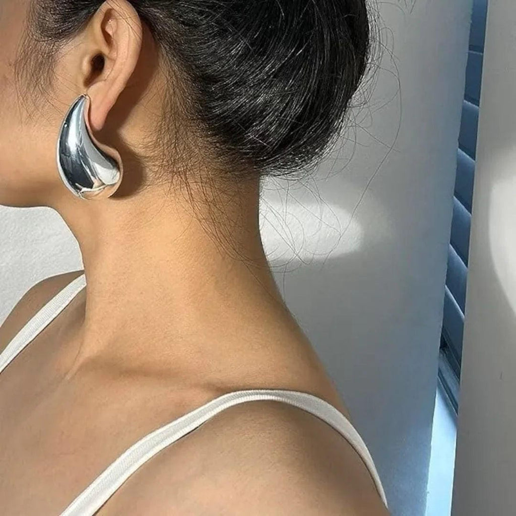 Aretes de lágrima brillantes