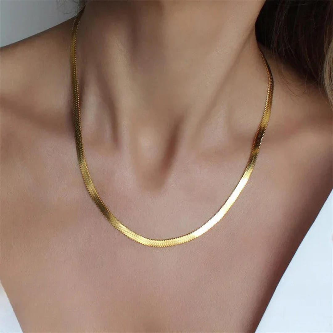 Collar de oro atemporal con diseño de espiga