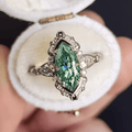 Anillo de Marquesa de Esmeralda con Halo