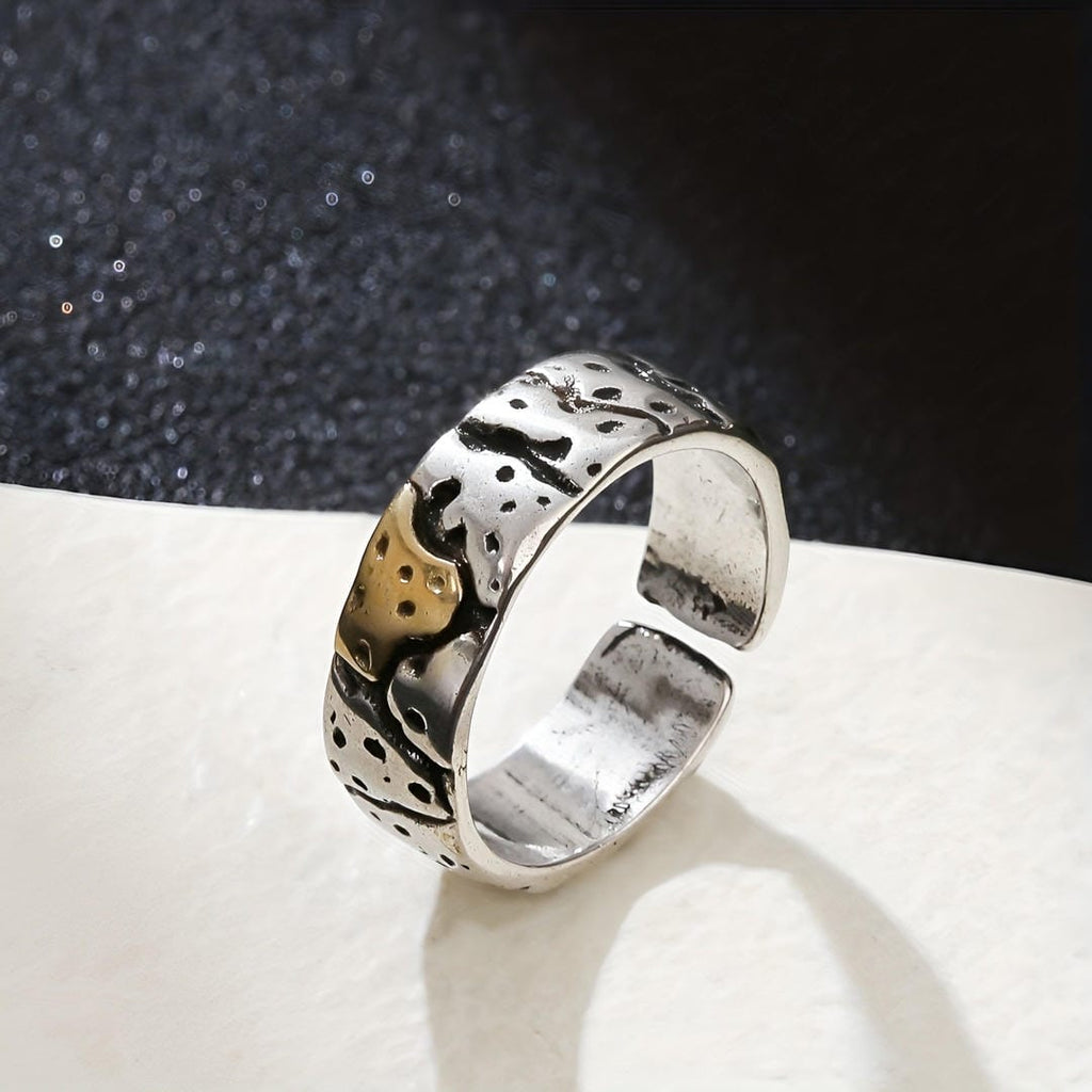 Anillo Forjado Dorado Vintage