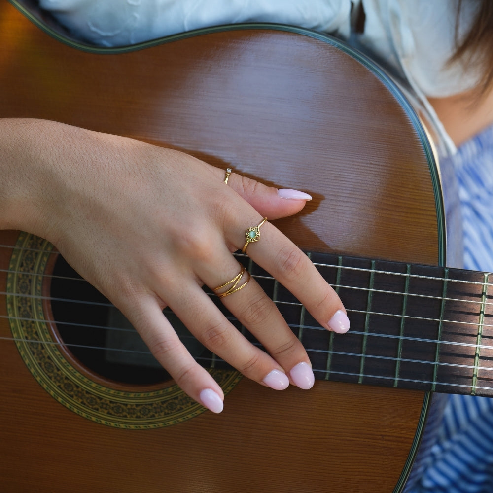 Anillo de ópalo con flor de loto vintage