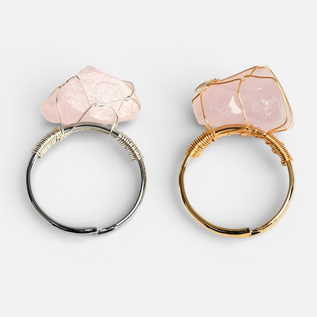 Anillos de oro con cristal en bruto alambrado