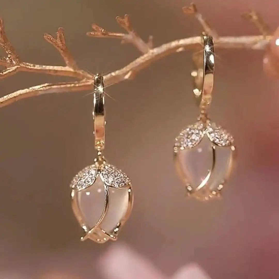 Pendientes de tulipán blanco vintage con circonita