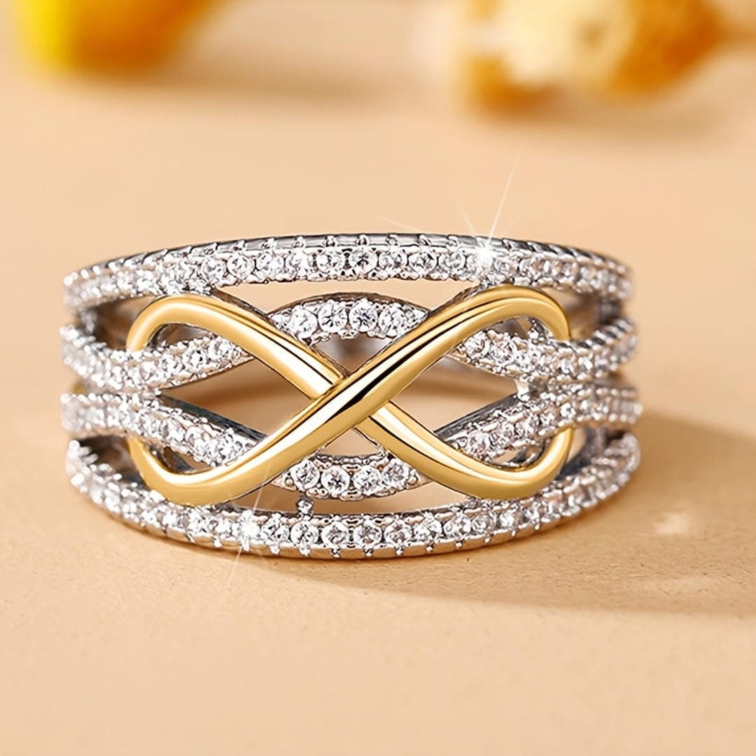 Anillo llamativo Infinity Pavé cruzado