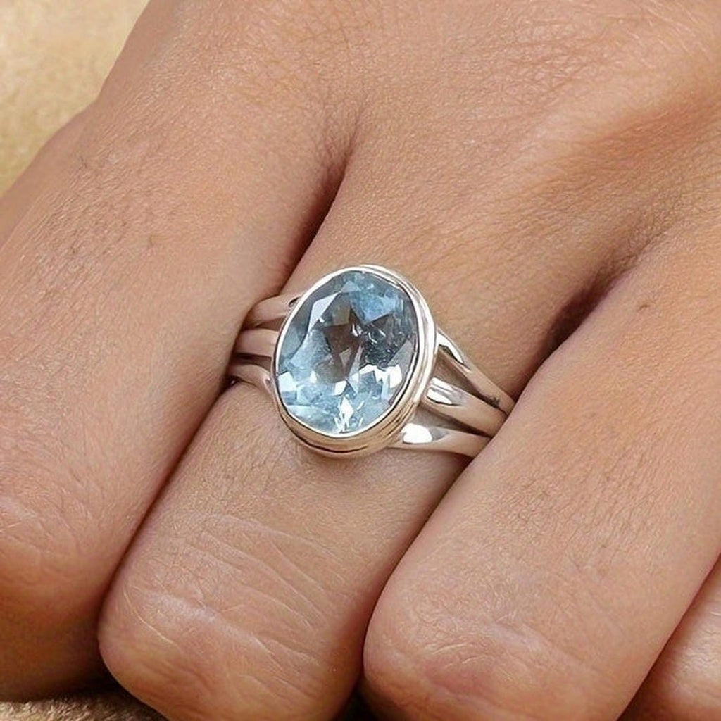 Anillo de circonita azul mar