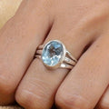 Anillo de circonita azul mar