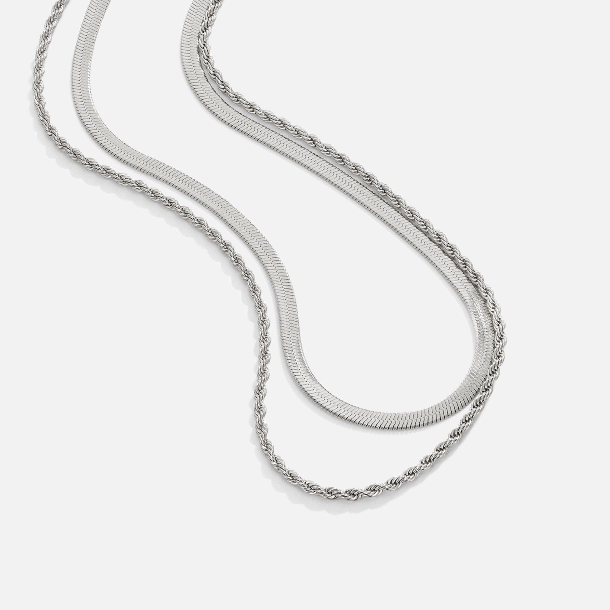 Collar Alexandra de capas plateadas