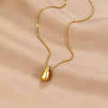 Collar Amara con Gota Dorada