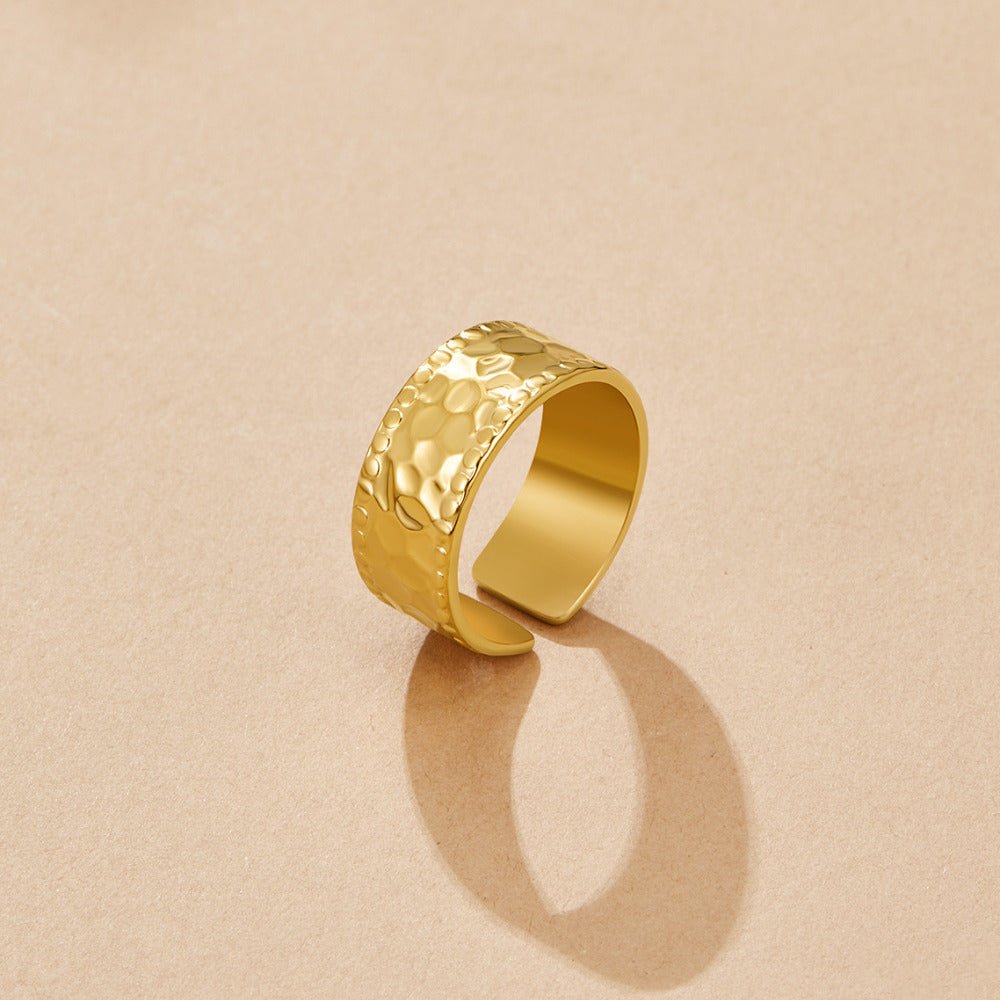 Anillo de oro martillado Amaya