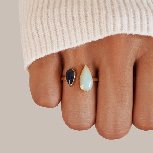 Anillo de aguamarina con forma de lágrima