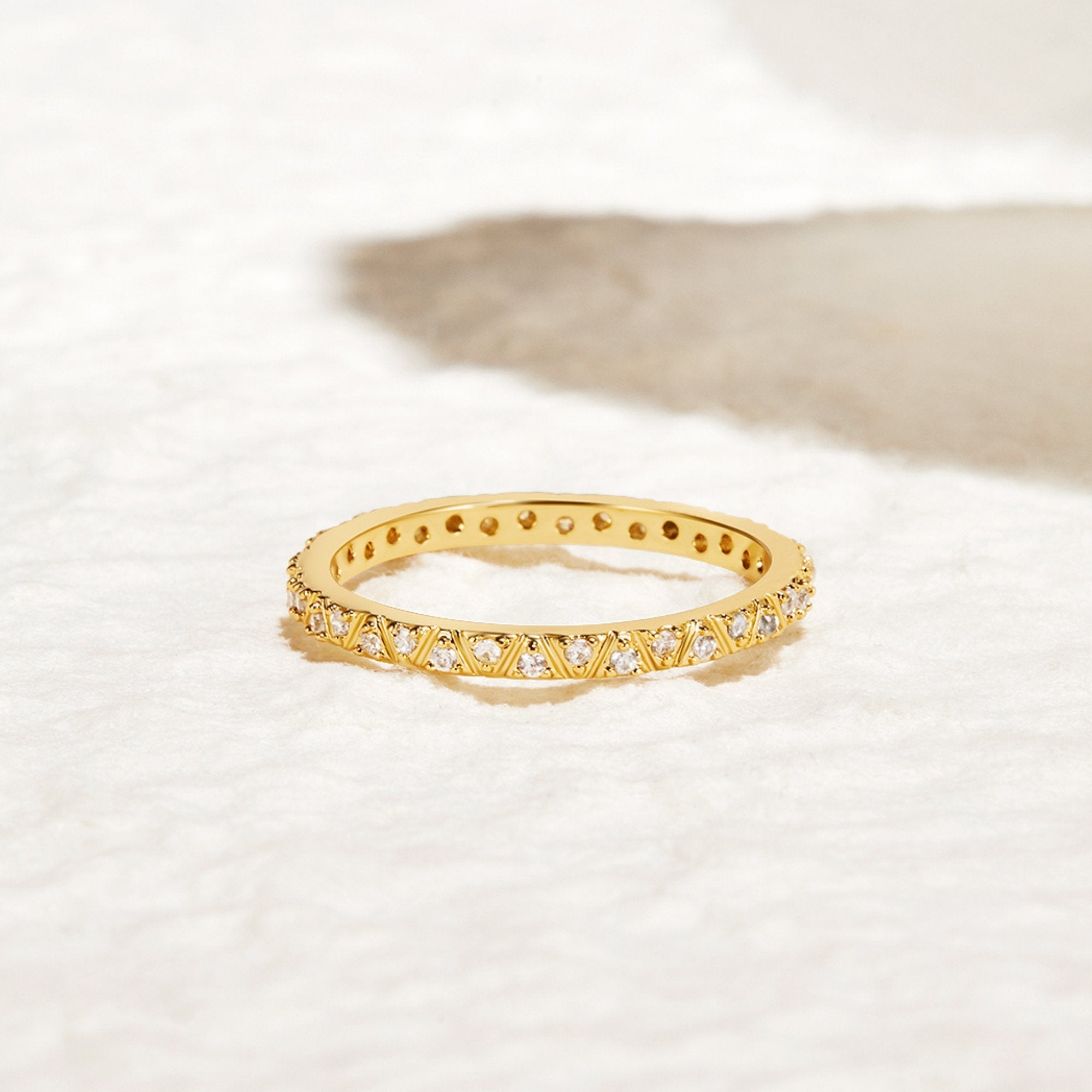 Anillo Arquette de oro y cristal