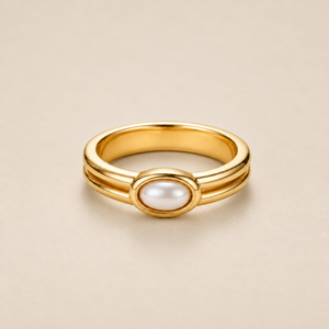 Anillo ancho con perla y baño de oro de 18K
