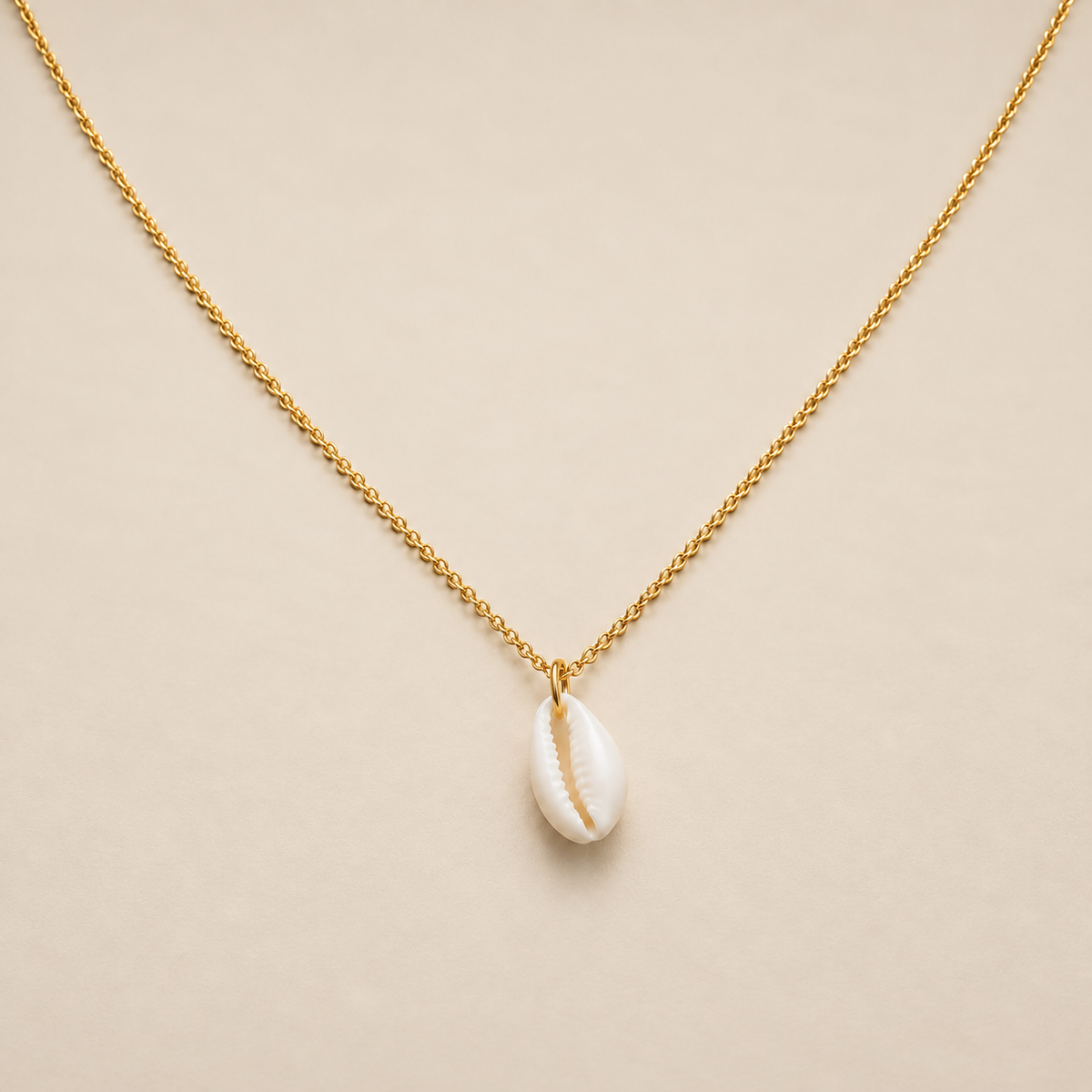 Cowrie Shell Pendant Necklace