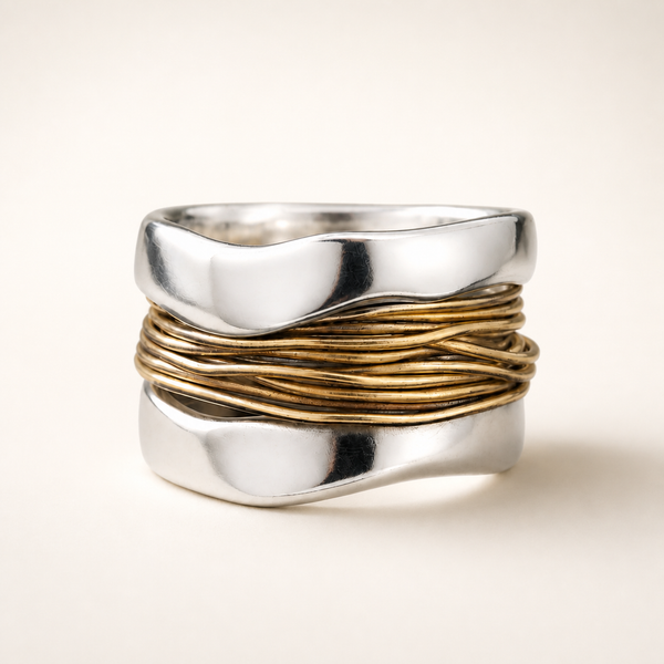 Silver Ring with Golden Threads - Aura del Sol studio product image