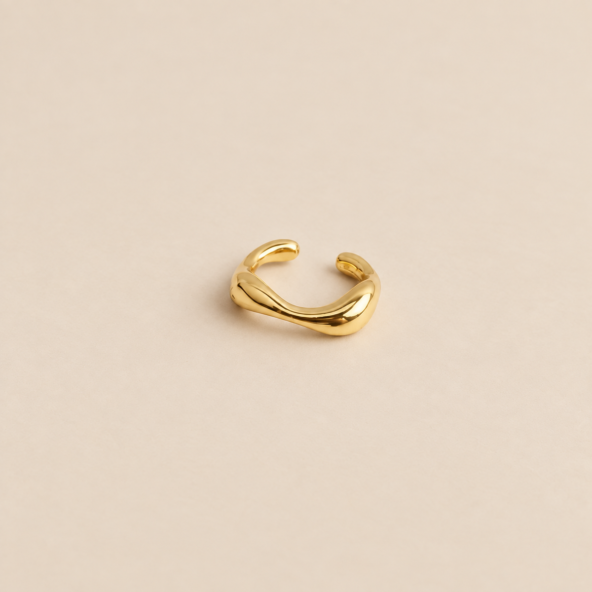 Adriana Modern Polished Earcuff