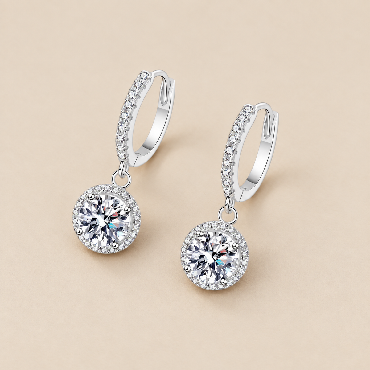 Pendientes plateados con piedra