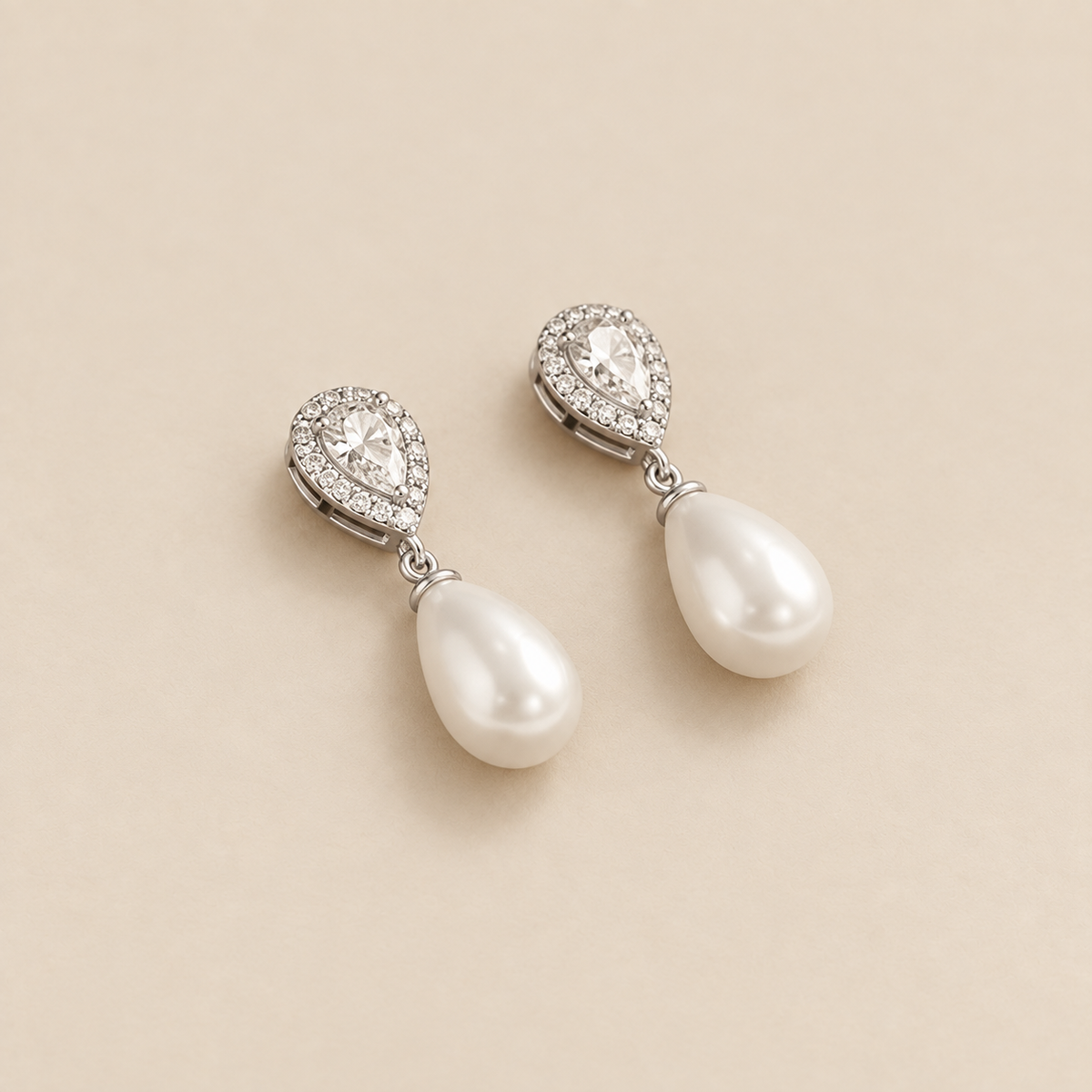 Pendientes de gota de perla en forma de lágrima