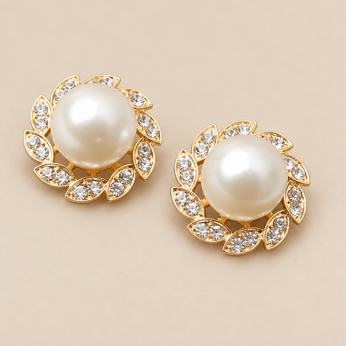 Exquisite Pearl and Shiny Leaves Earrings