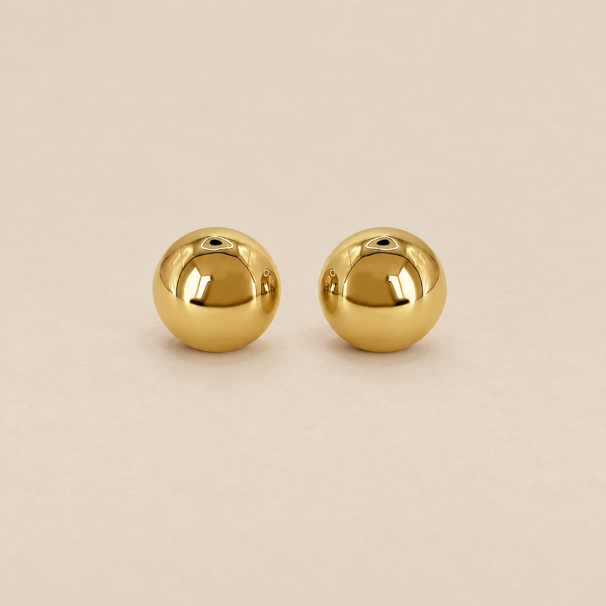 Mini Bulb Earring