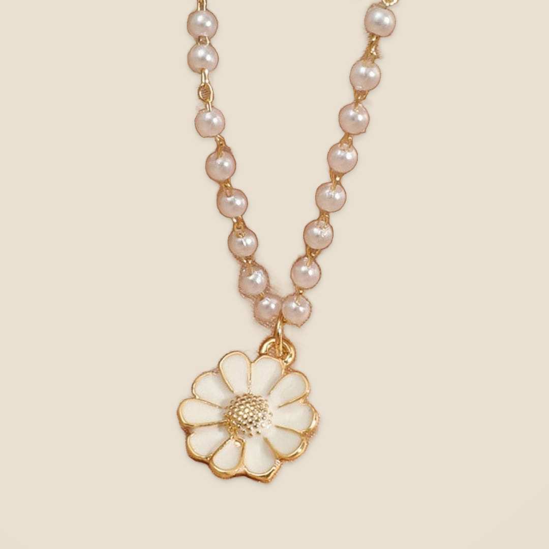 Daisy Pearl Pendant Necklace