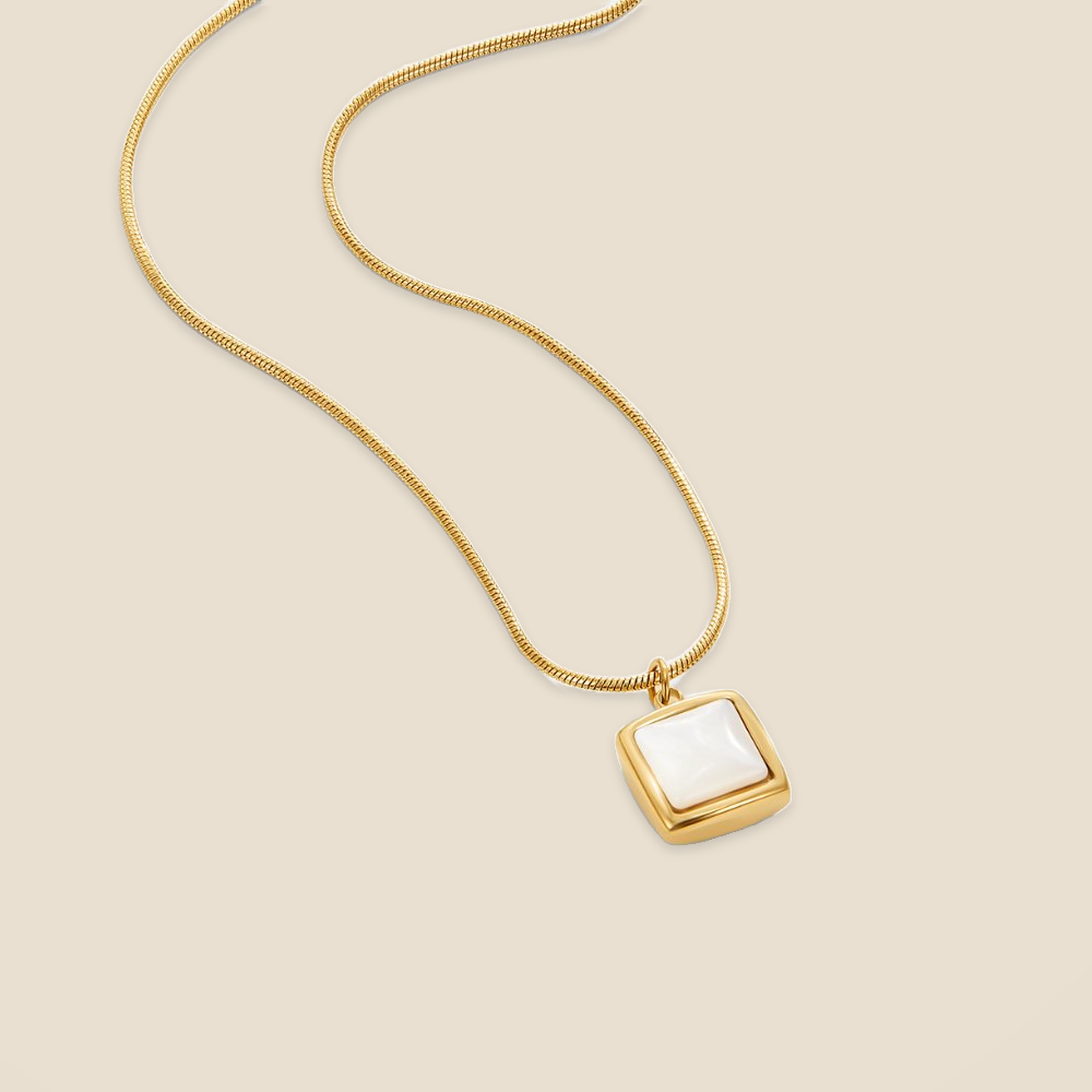 Riva Moonstone Pendant Necklace – Gold