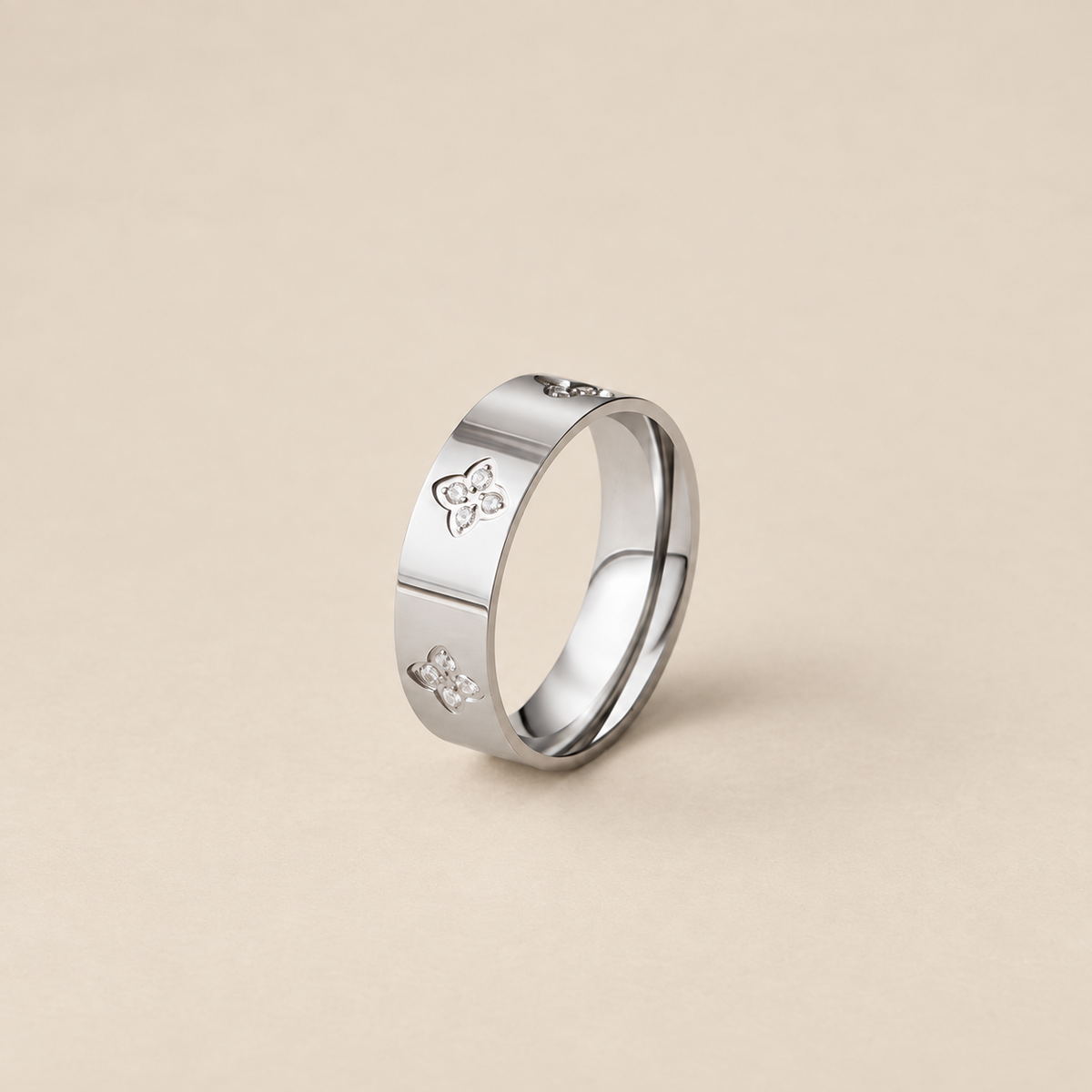 Silver Crystal Clover Band Ring