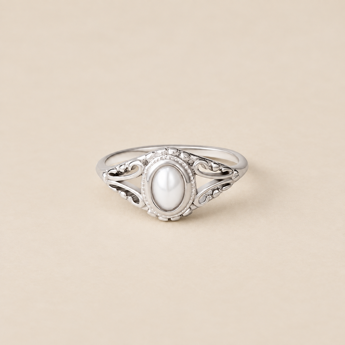 Silver Vintage Royal Pearl Ring