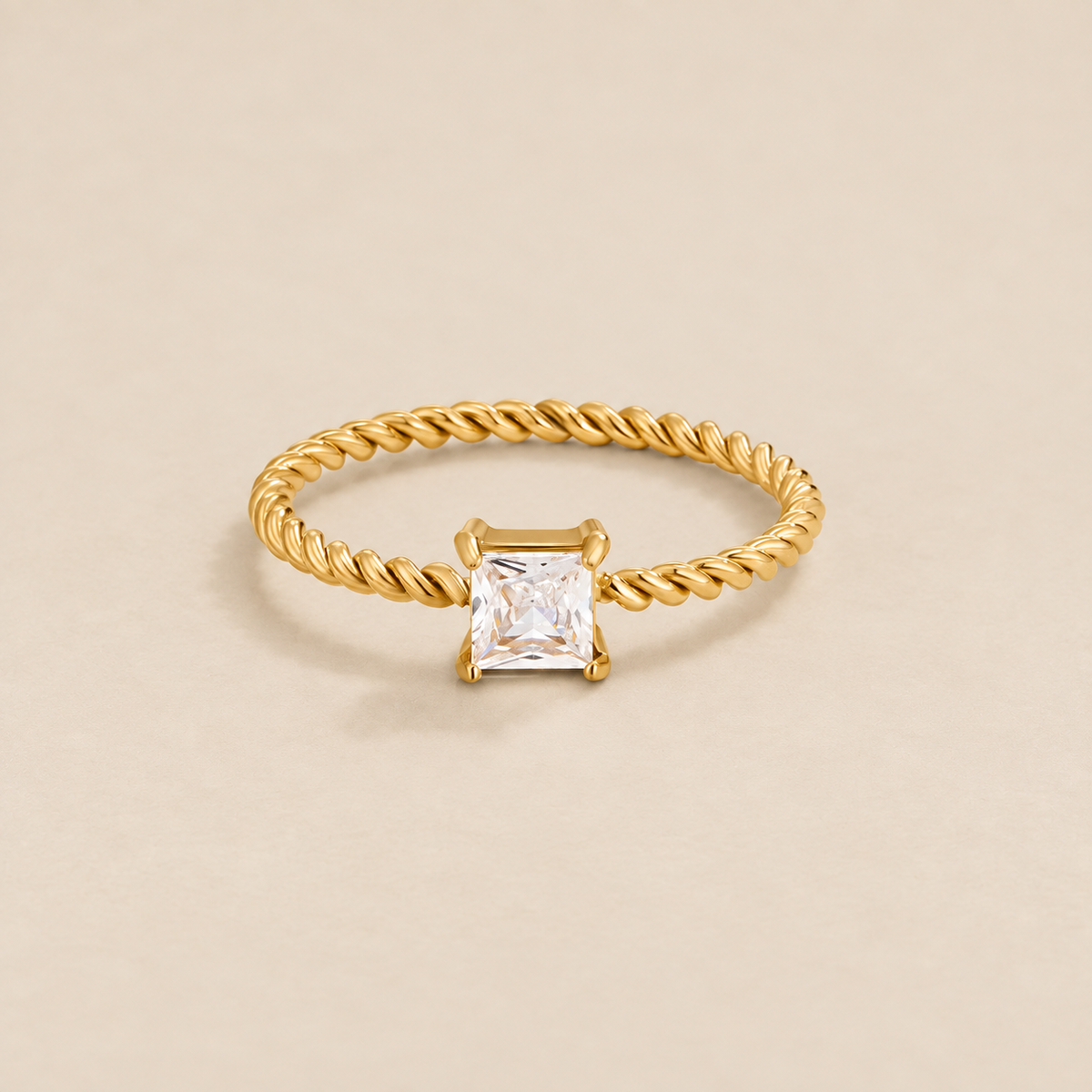 Anillo trenzado Sofía con cristales