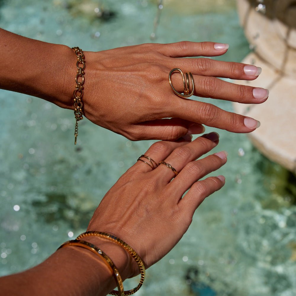 Anillo Ava Twisted Wave