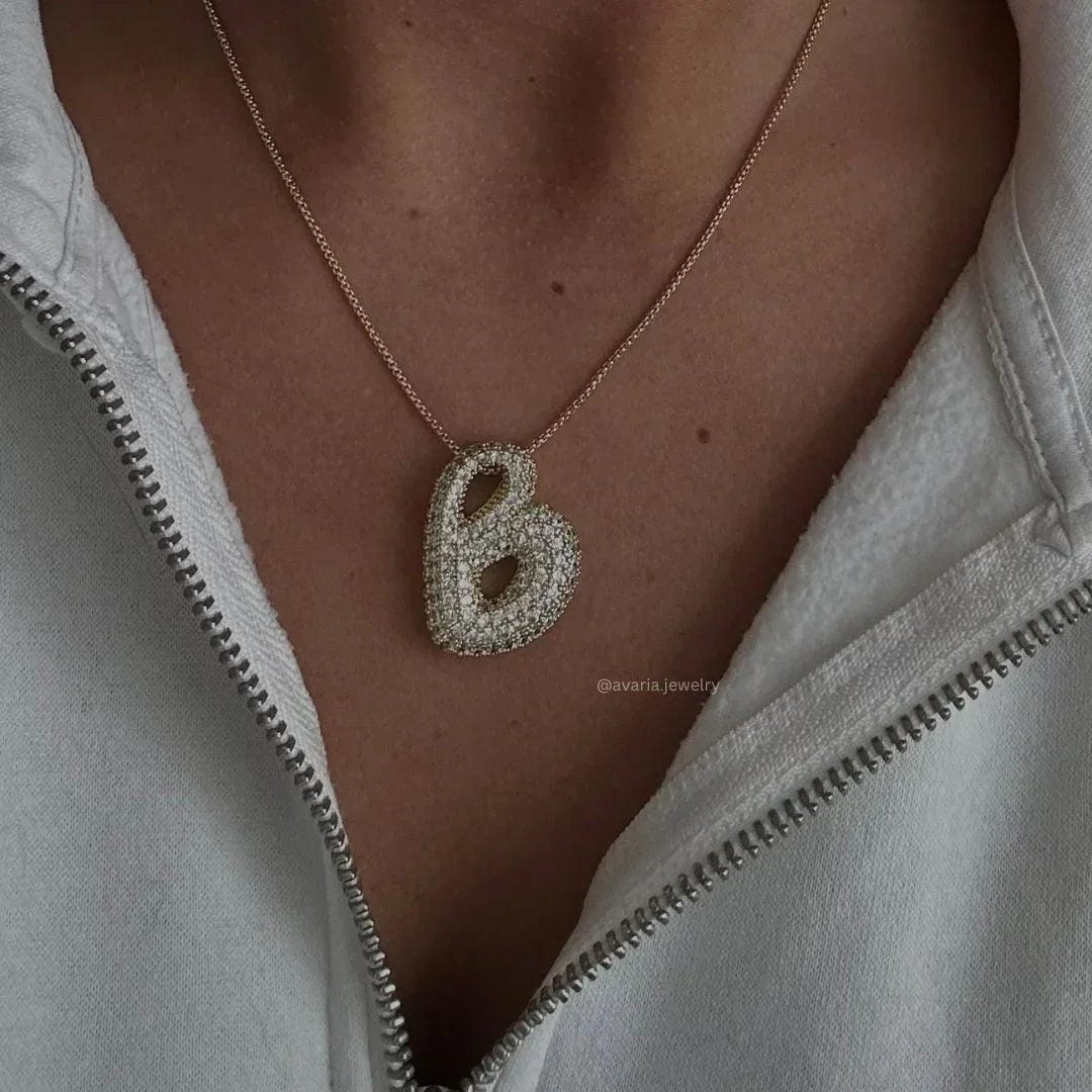 Collar de burbujas con inicial de cristal