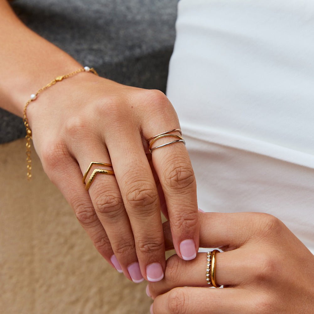 Anillo en capas de tres tonos Ayla
