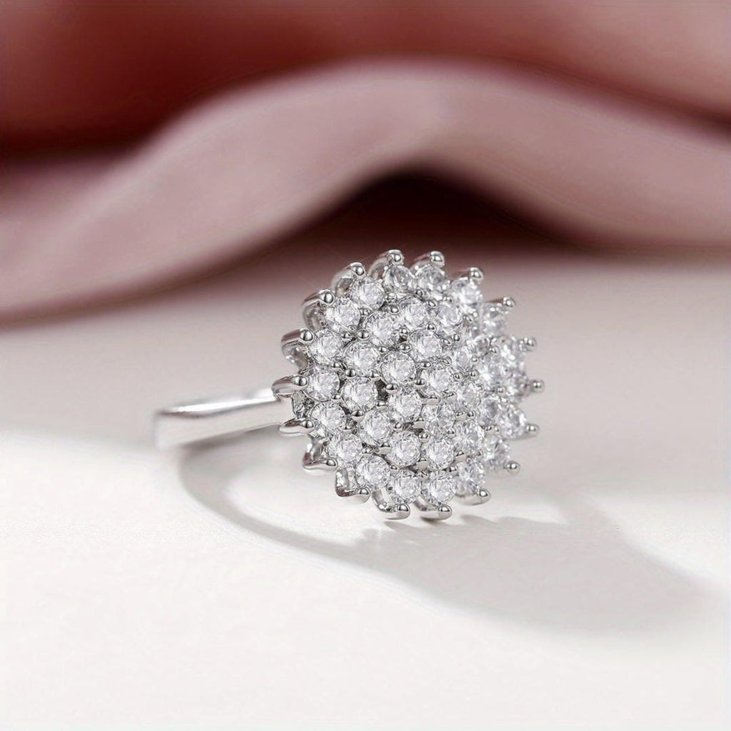 Anillo llamativo Halo de Racimo de Cristales Elegante