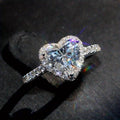 Anillo de cristal Halo Corazón Carmesí