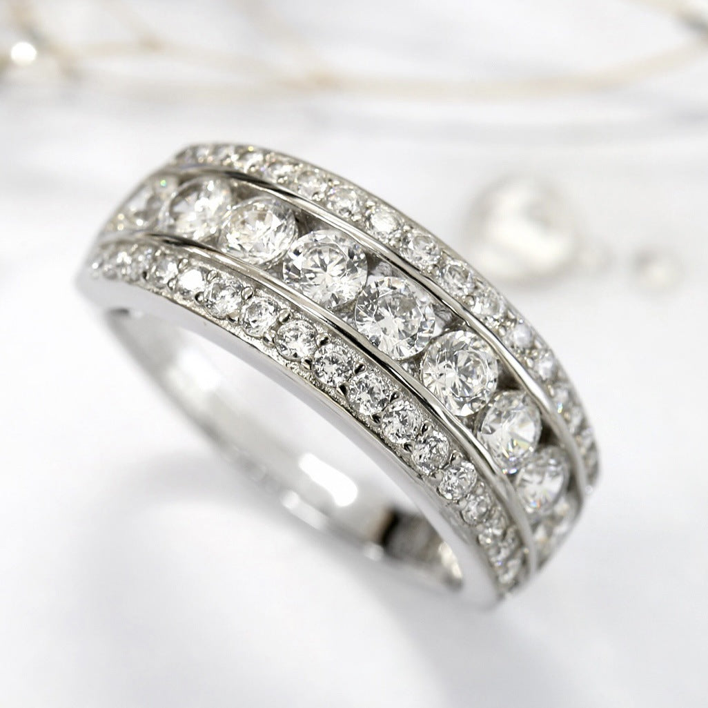 Elegante anillo de plata con piedra