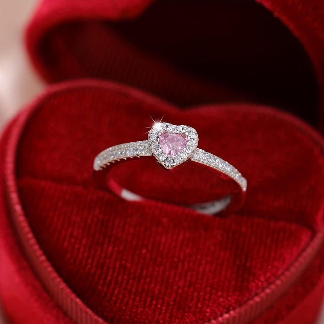 Anillo de promesa de cristal con halo de corazón
