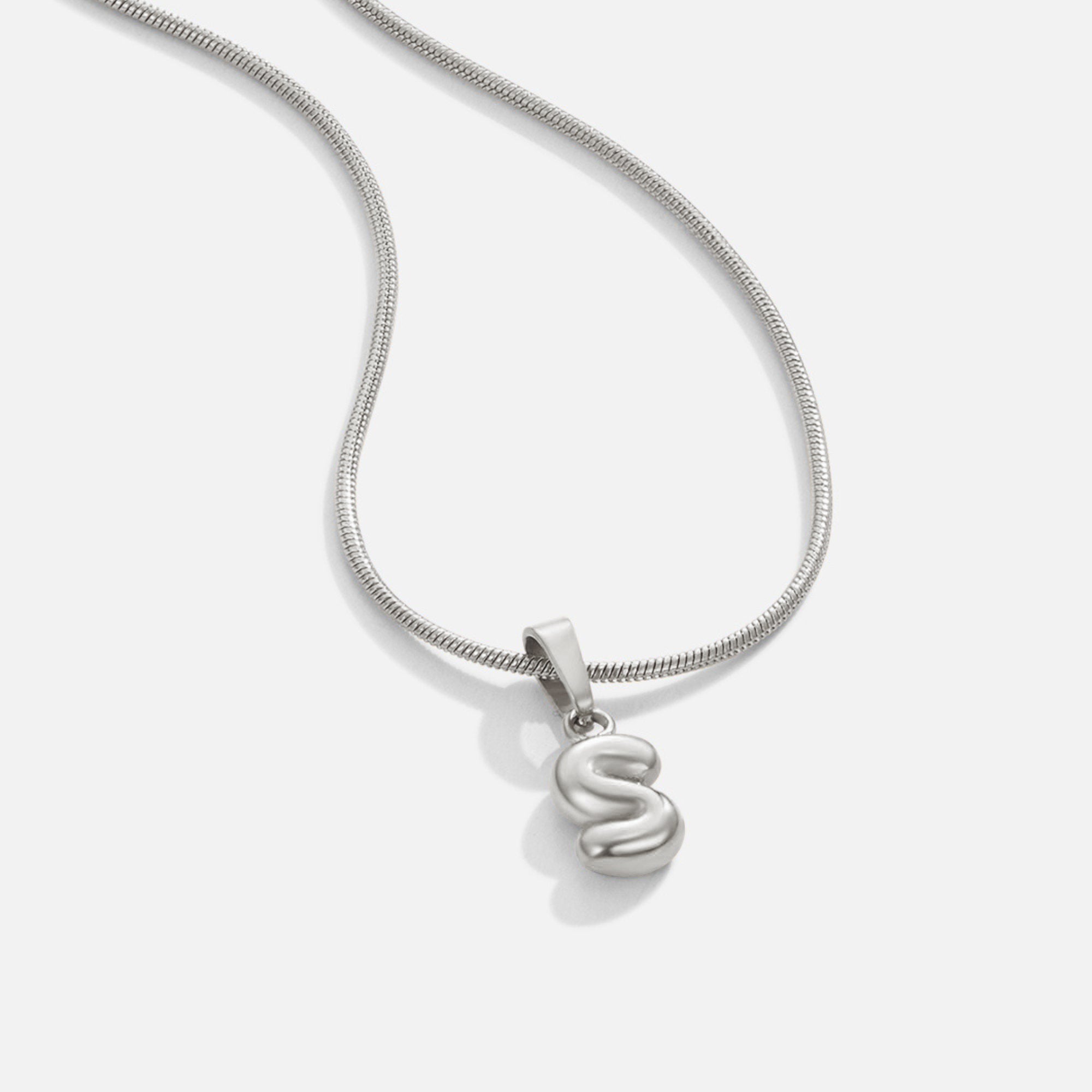 Collar de letras burbuja