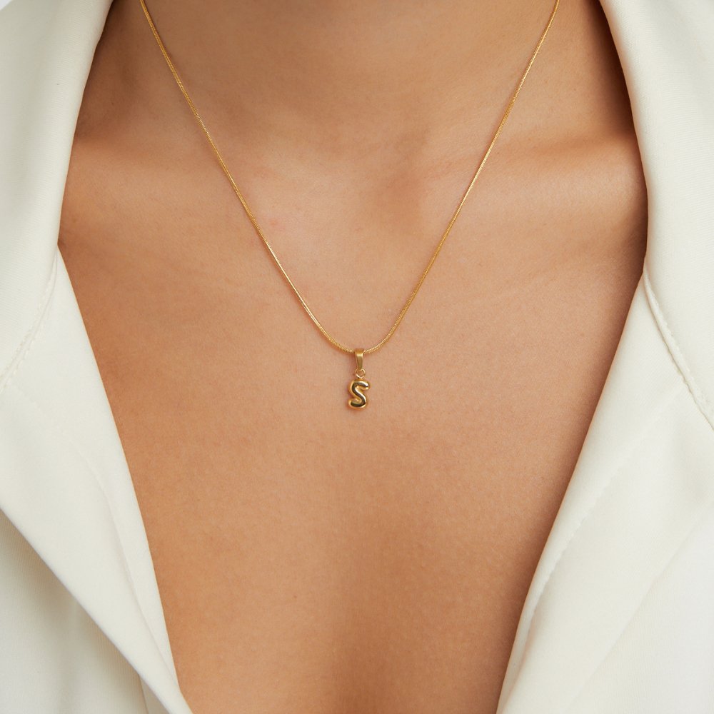 Collar de letras burbuja