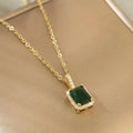 Collar de oro con cristal de esmeralda