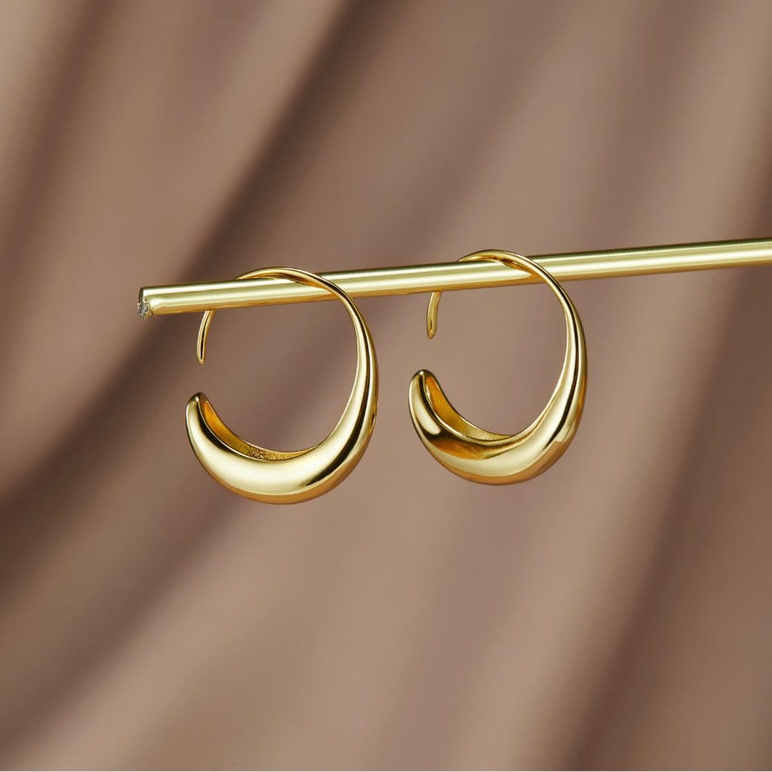 Pendientes Minimalistas de Aro Dorado