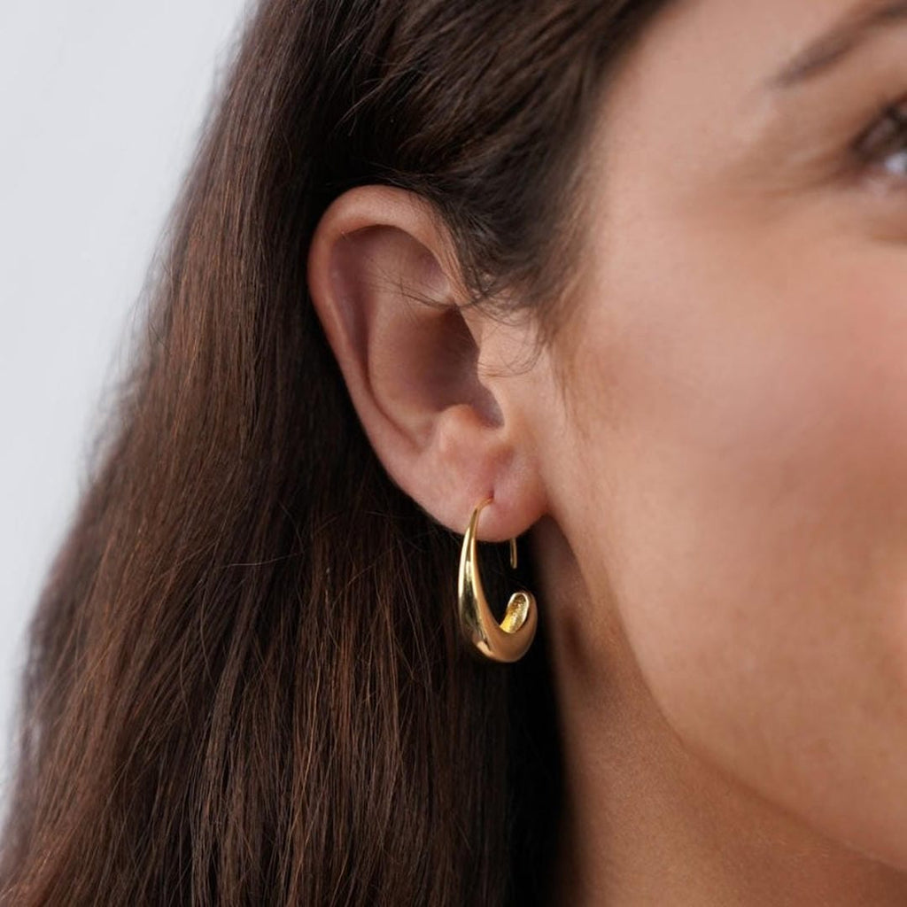 Pendientes Minimalistas de Aro Dorado
