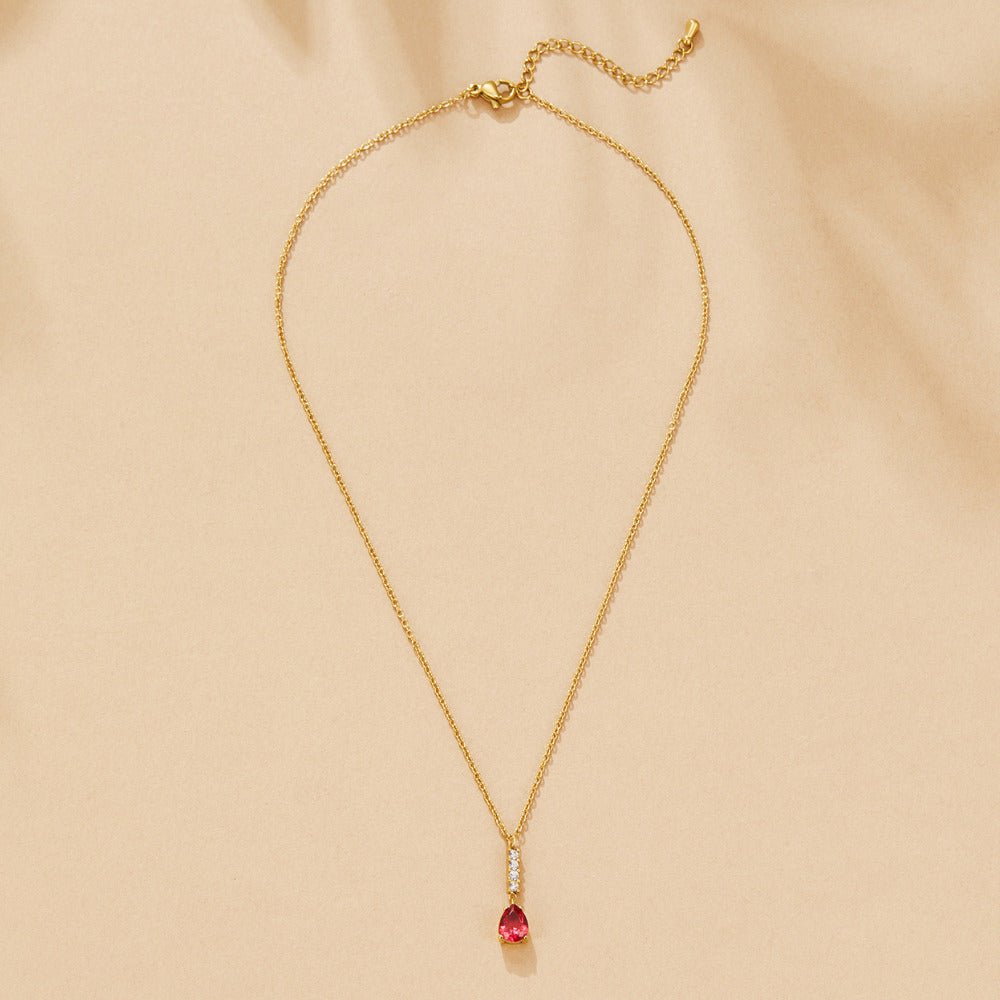 Collar con colgante de lágrima de cristal rubí