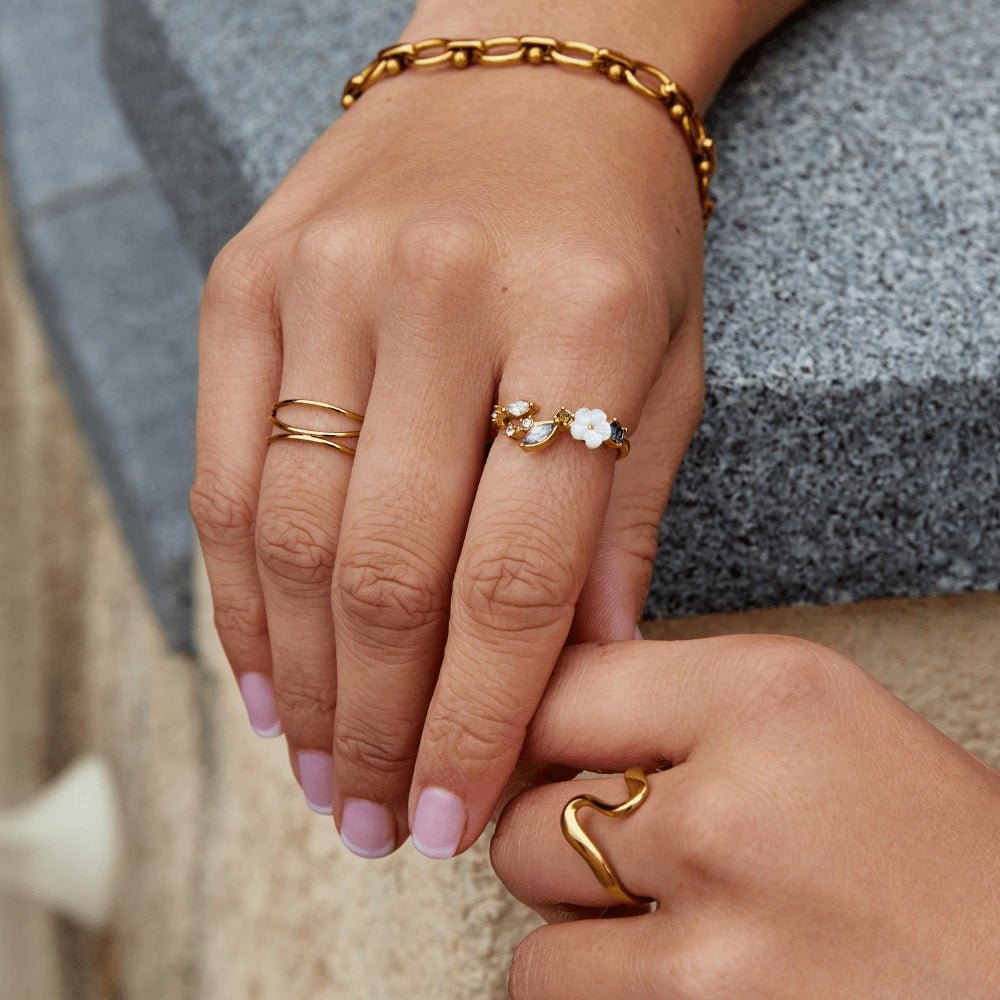 Anillo Crystal White Blossom Oro