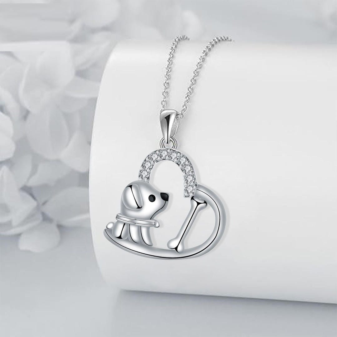 Collar de perro con colgante de corazón