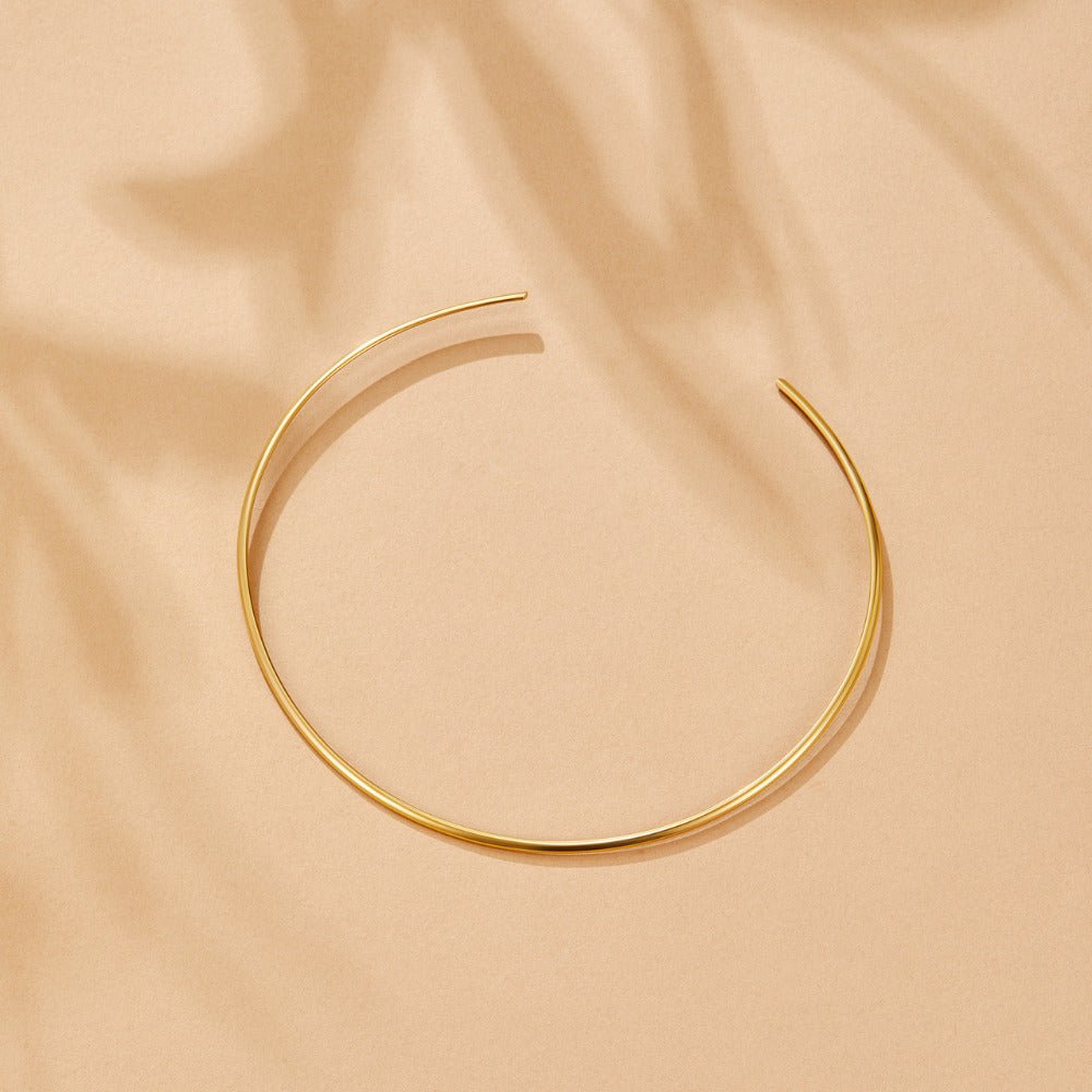Collarín fino de oro