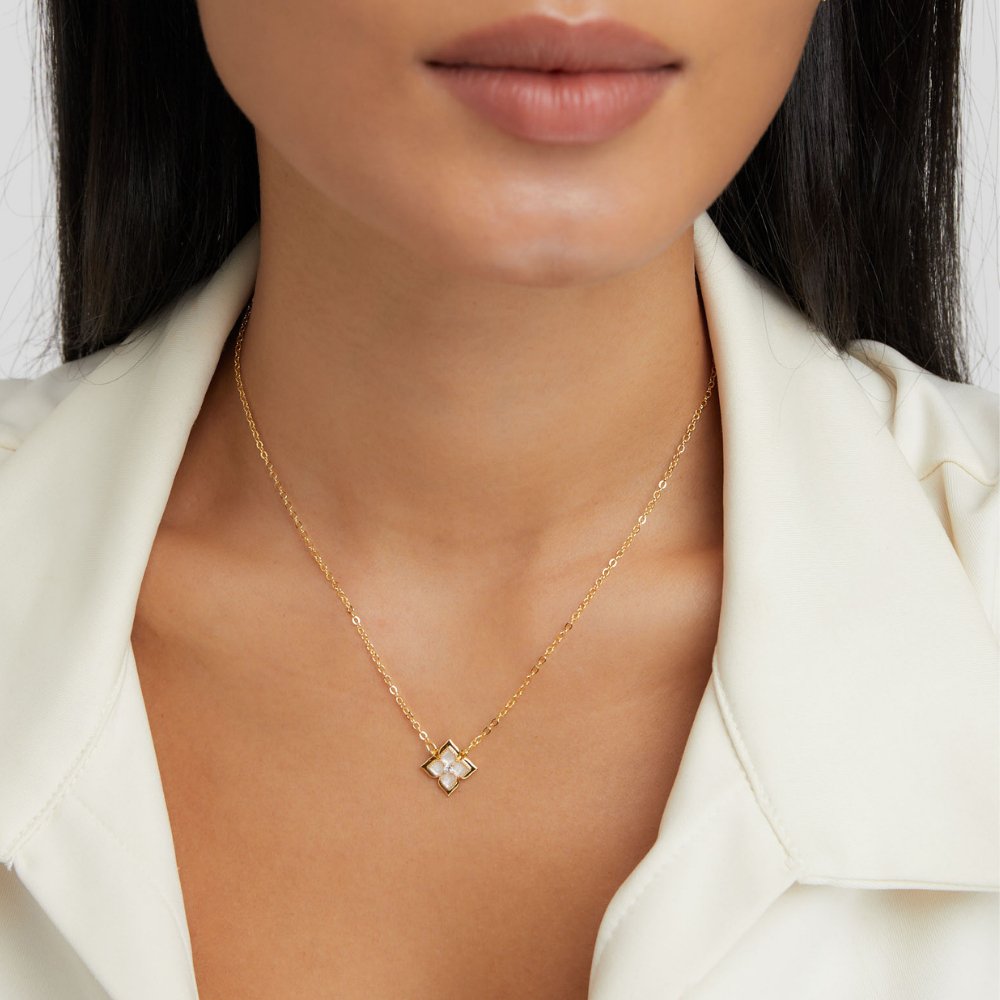 Collar Dalia Lirio Blanco Trébol