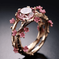 Elegante Anillo de Flor Rosa de Cristal